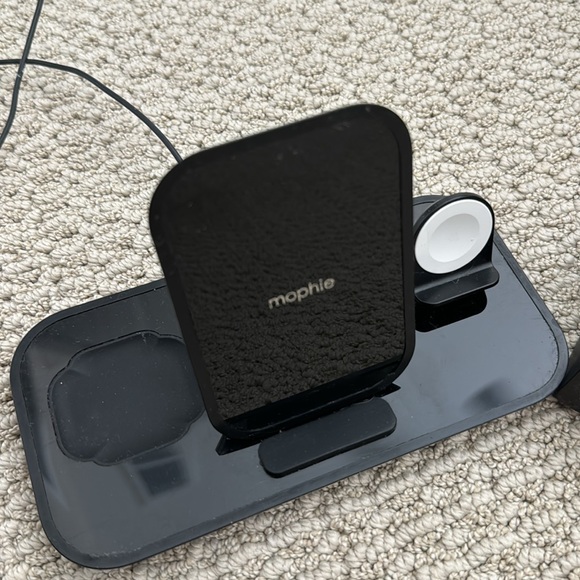 Charging station - Picture 2 of 2